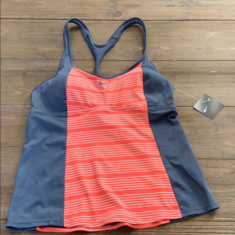 Women’s NIKE workout top!